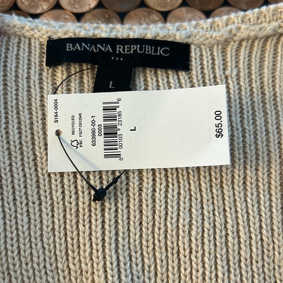 Banana Republic | Crop Cream Sleeveless Sweater Tank Top - Picture 2 of 2